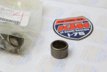Load image into Gallery viewer, KTM 54603097000 NEEDLE BUSH HK 2016